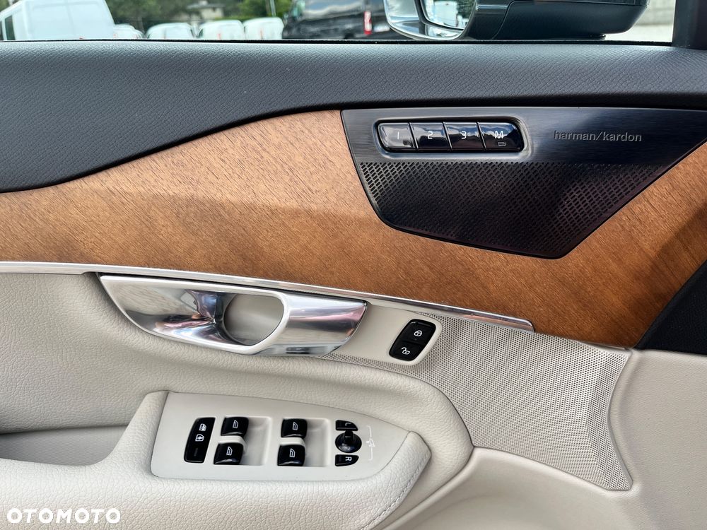 Volvo XC 90 B5 D AWD Momentum Pro - 13