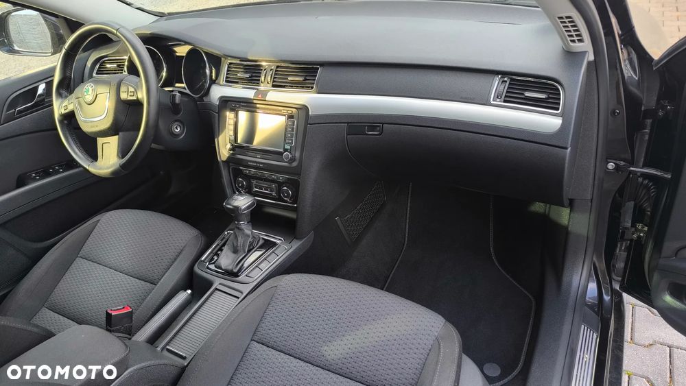 Skoda Superb 2.0 TDI DSG Elegance - 22