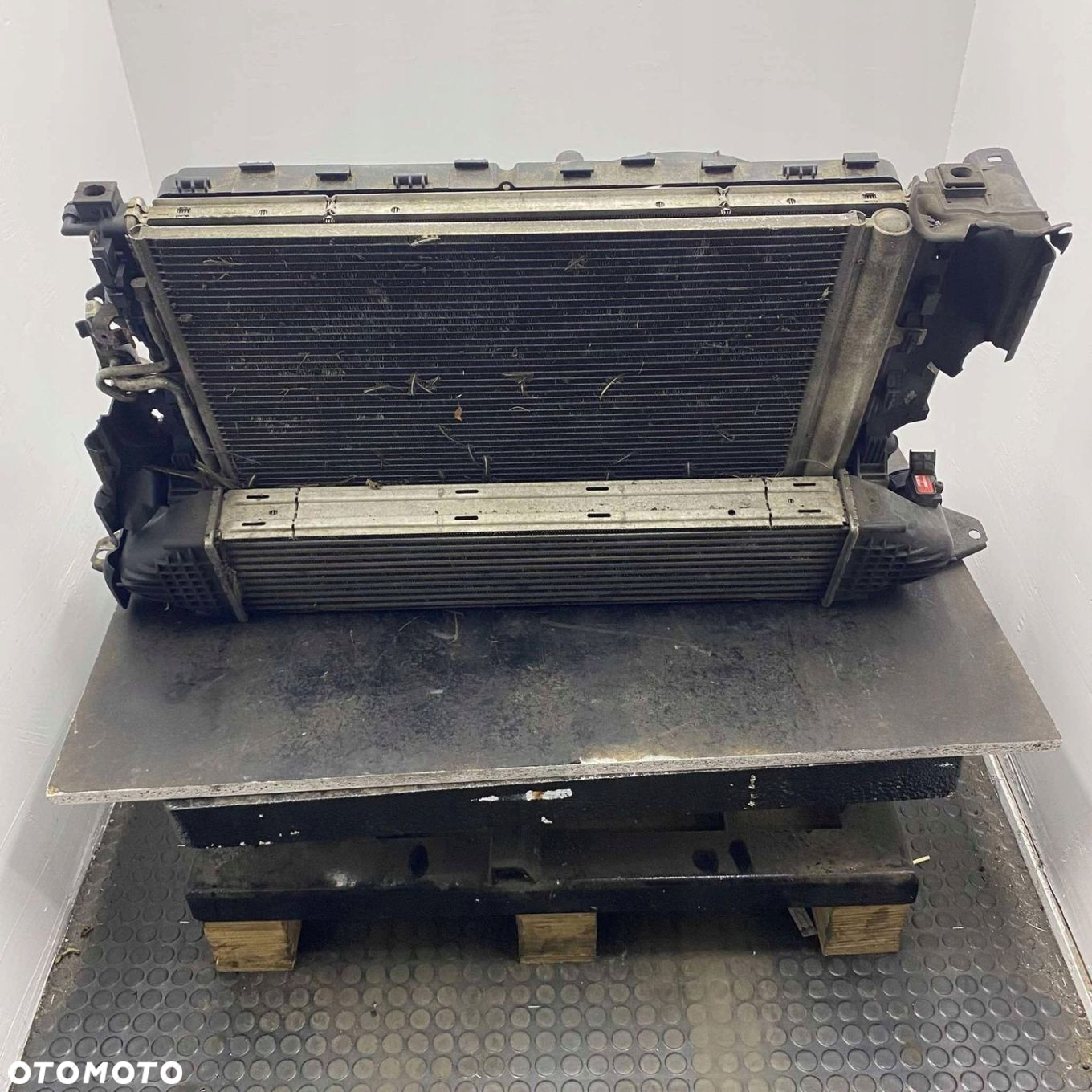 ZESTAW CHŁODNIC D5 185KM AUTOMAT V70 III XC70 III S80 II - 2