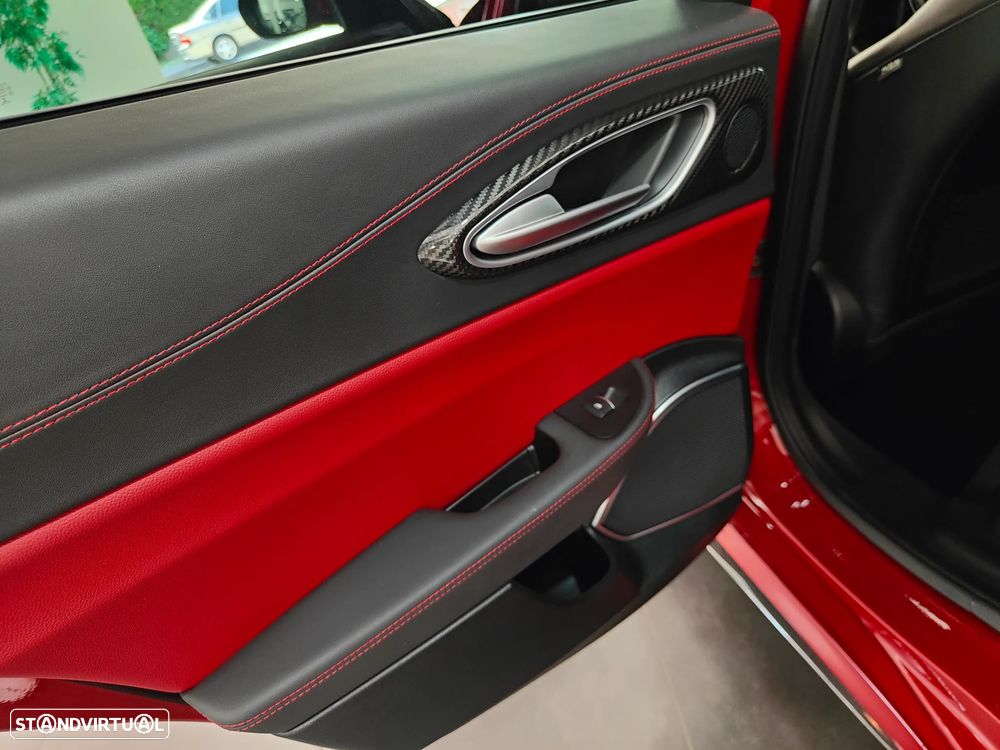 Alfa Romeo Giulia 2.9 Bi-Turbo Quadrifoglio AT8 - 54