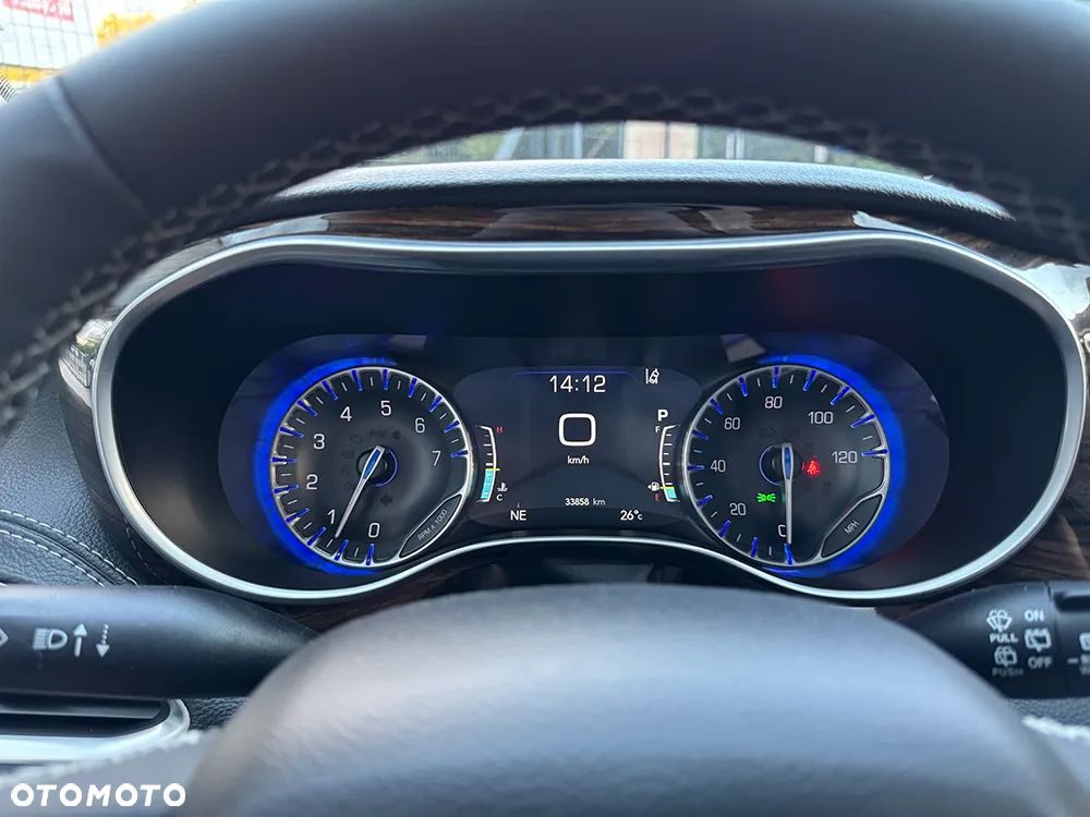Chrysler Pacifica - 28