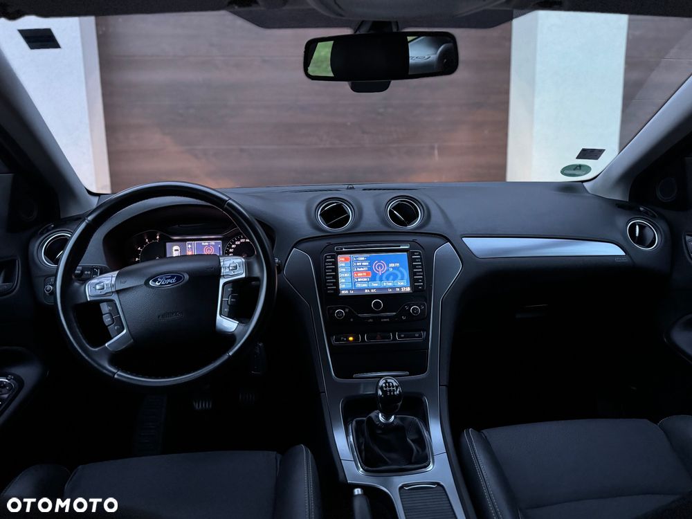 Ford Mondeo - 30