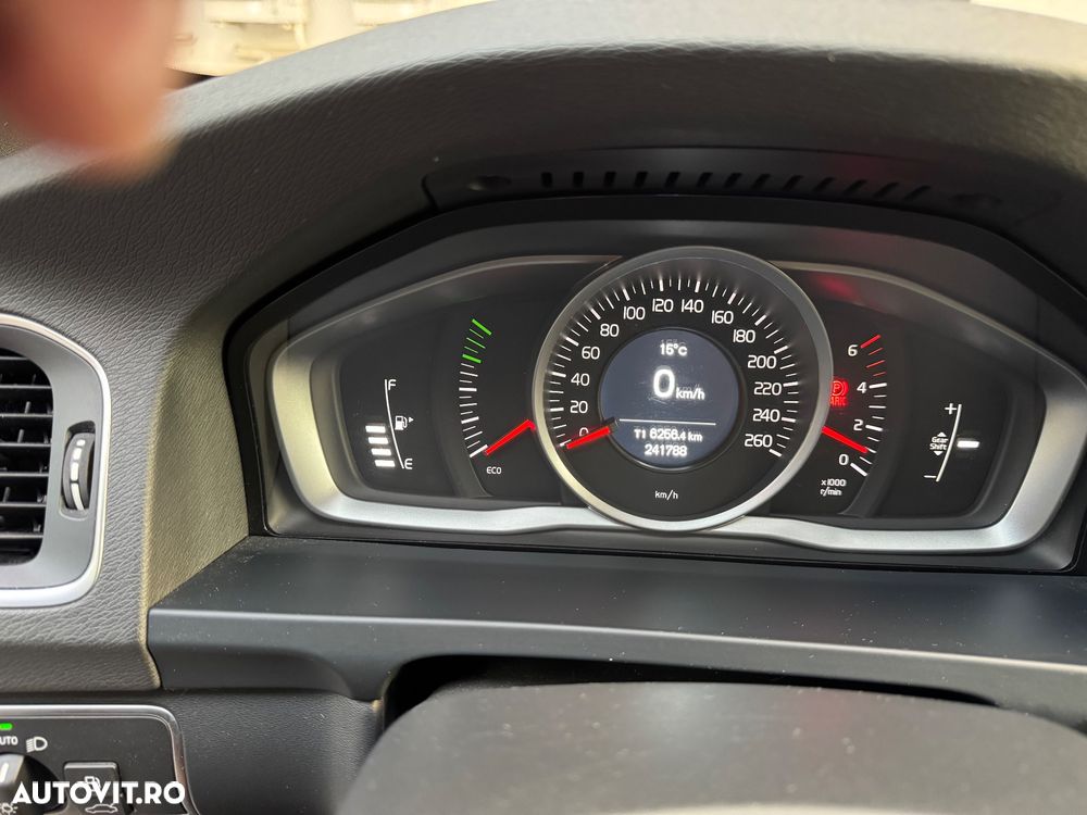 Volvo S60 D3 Momentum - 11