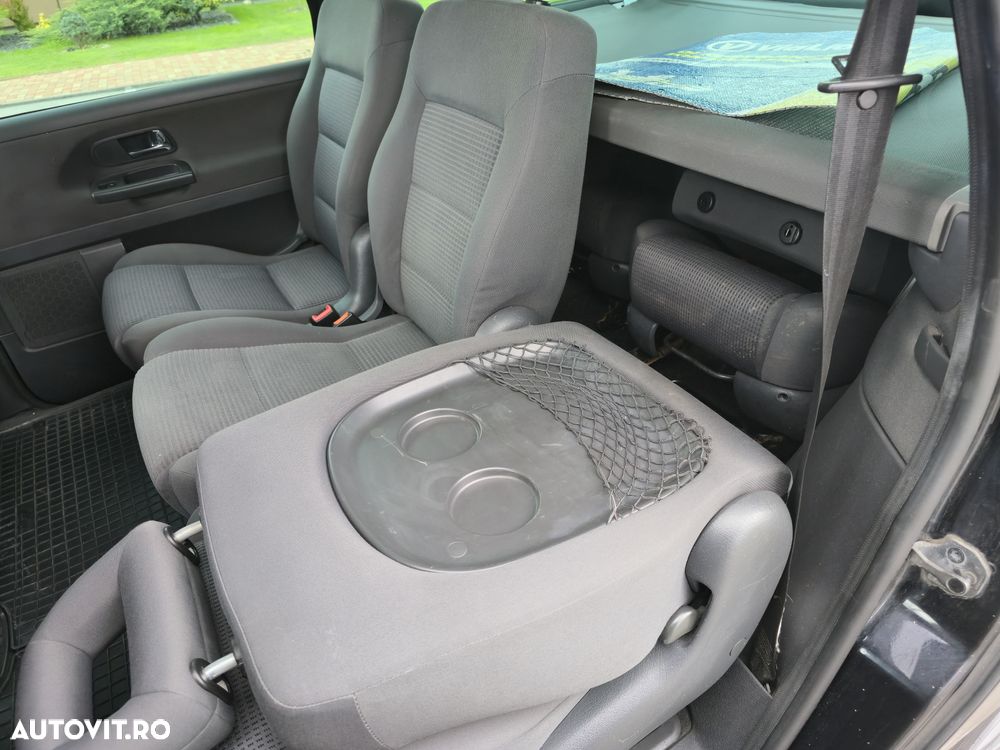 Volkswagen Sharan 1.9 TDI Comfortline Family - 11