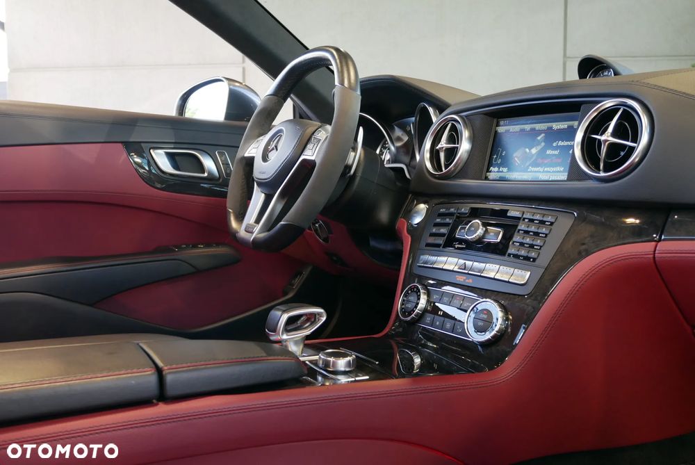 Mercedes-Benz SL 63 AMG - 30