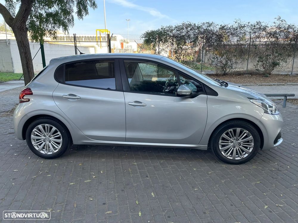 Peugeot 208 1.2 PureTech Style - 5