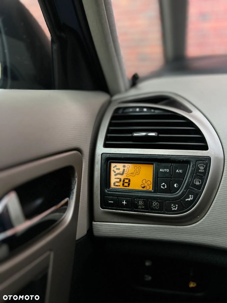 Citroën C4 Picasso - 22