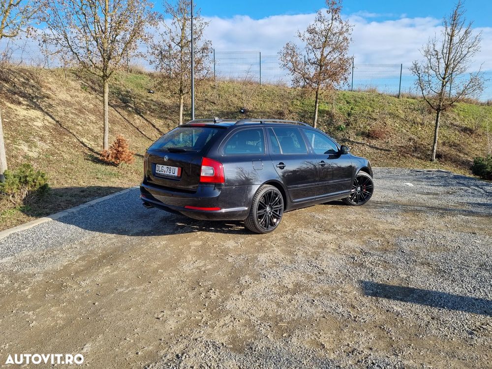 Skoda Octavia Combi 2.0 TDI DPF RS - 7