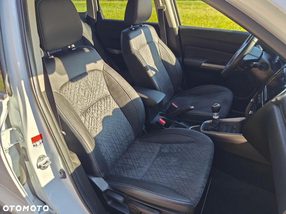 Suzuki Vitara 1.4 Boosterjet Premium 2WD - 29