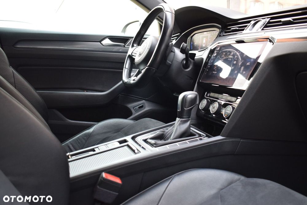 Volkswagen Arteon 2.0 TDI Bi-Turbo SCR 4Mot R-Line DSG - 19