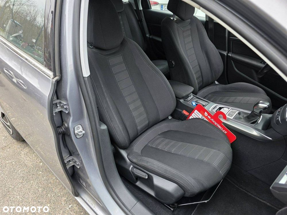 Peugeot 308 BlueHDi 120 EAT6 Stop & Start Active Business-Paket - 31