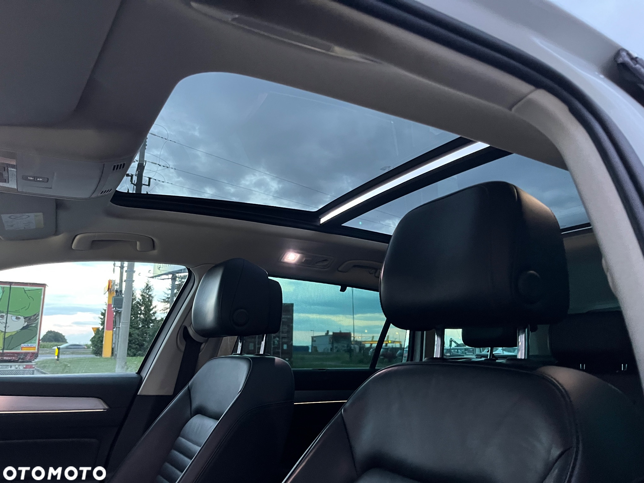 Volkswagen Passat Variant 2.0 TDI SCR DSG Highline - 39
