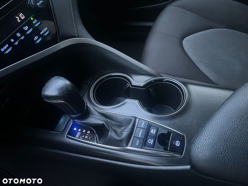 Toyota Camry 2.5 Hybrid Comfort CVT - 16