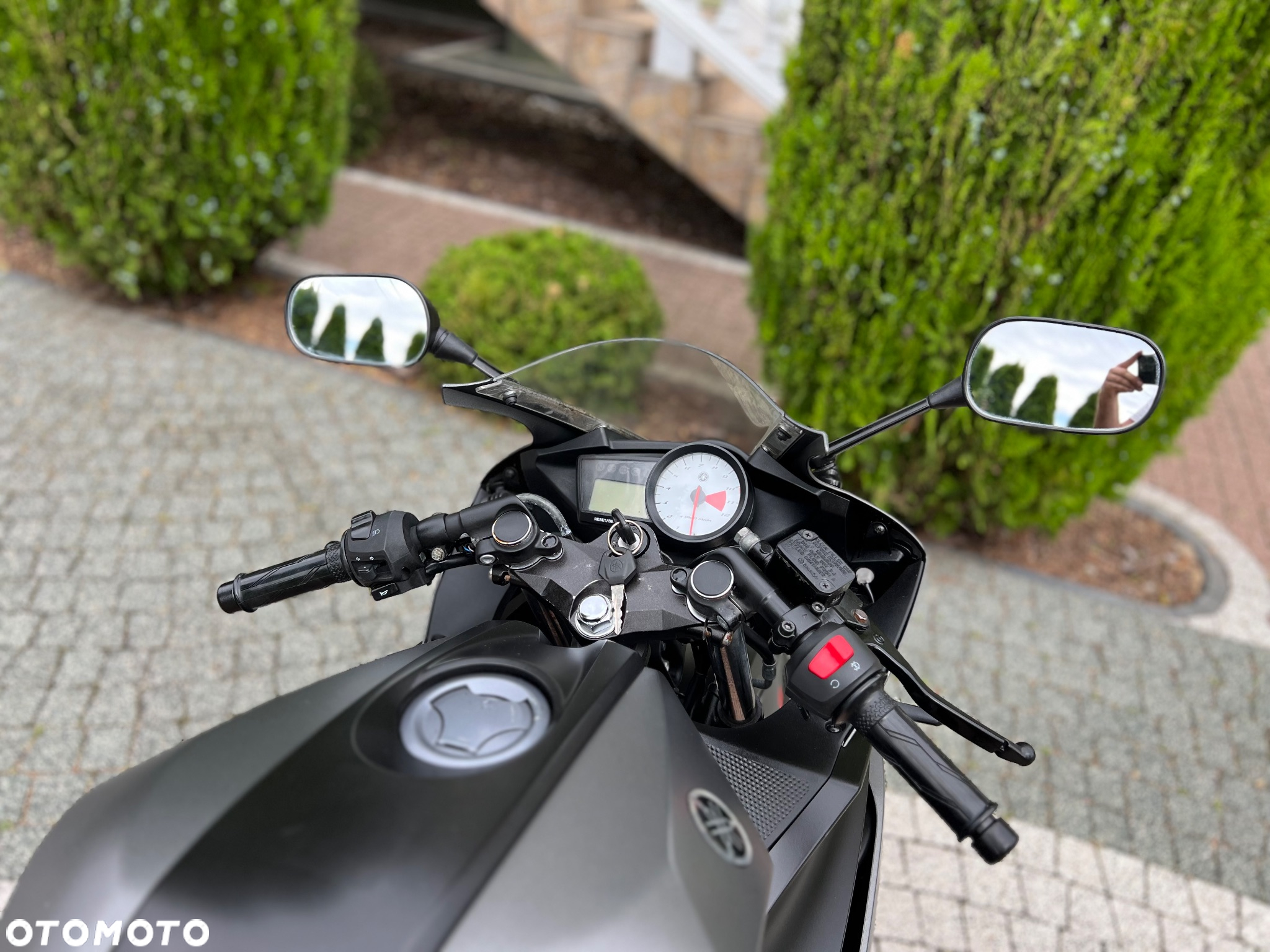 Yamaha YZF - 16
