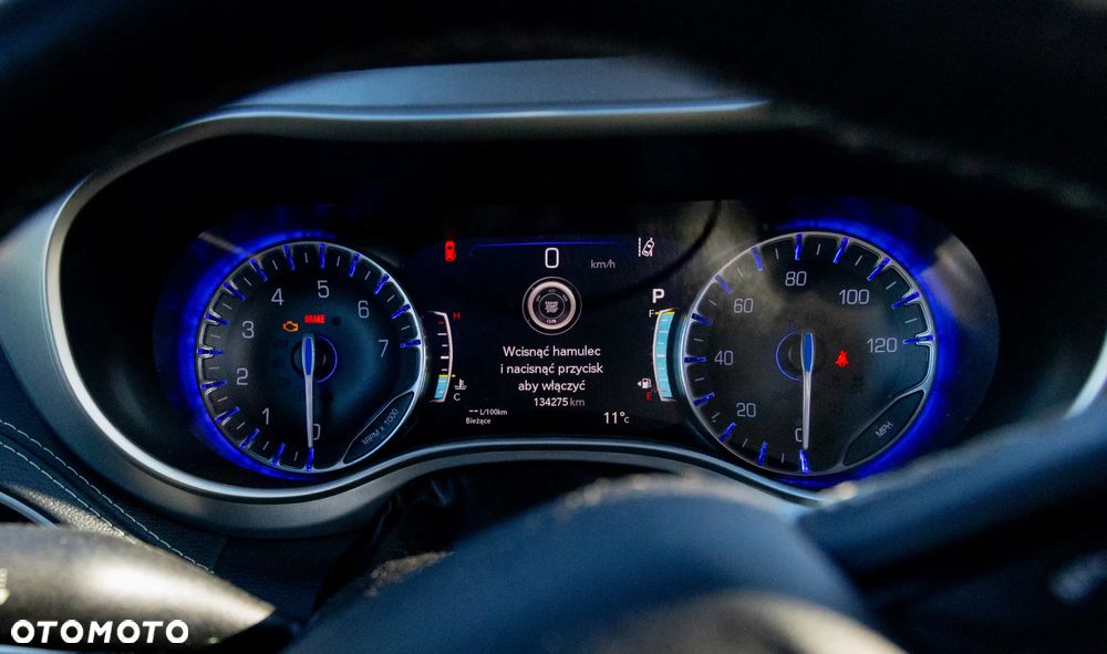 Chrysler Pacifica - 28