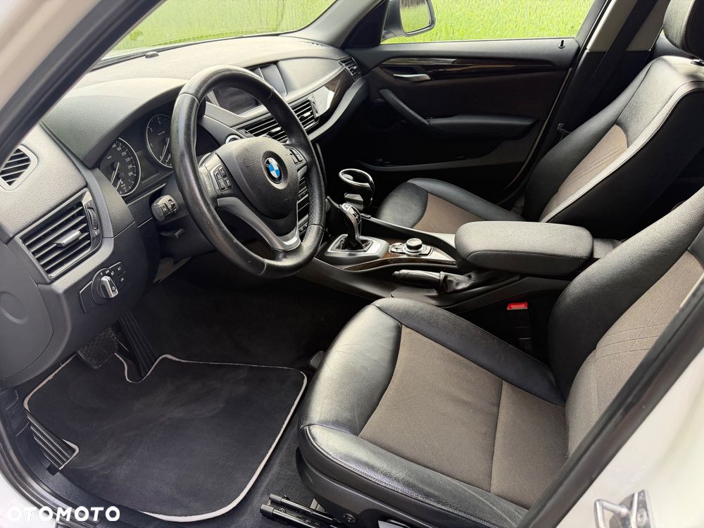 BMW X1 sDrive18d xLine - 27
