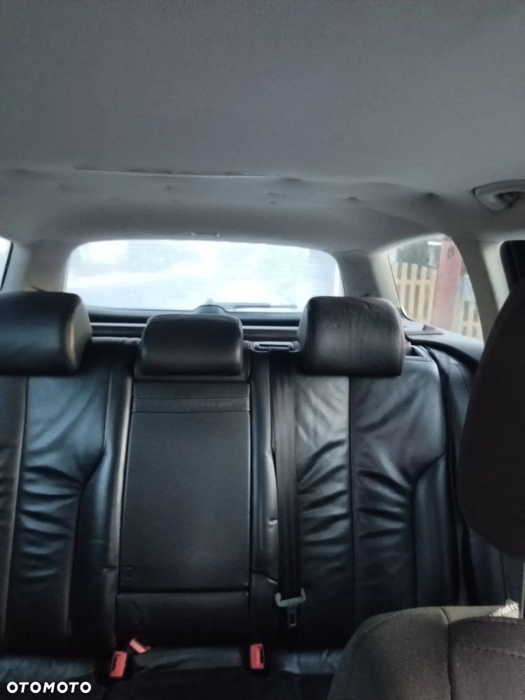 Volkswagen Passat 2.0 TDI DPF Trendline - 11