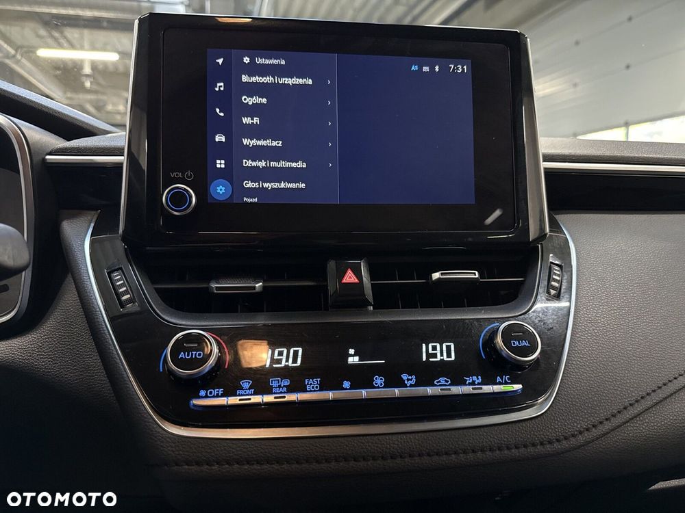 Toyota Corolla - 28