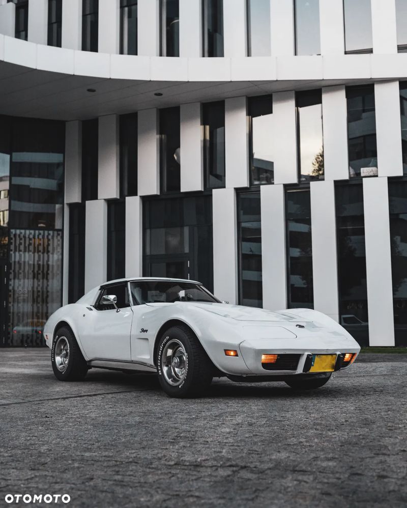 Chevrolet Corvette - 1