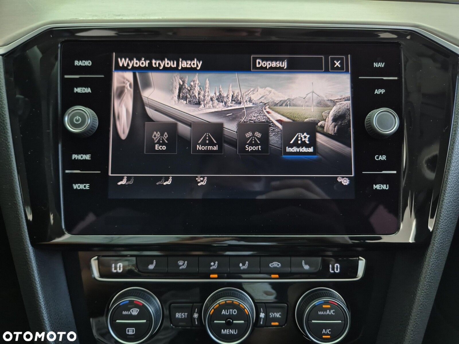 Volkswagen Passat 2.0 TSI Elegance DSG - 29