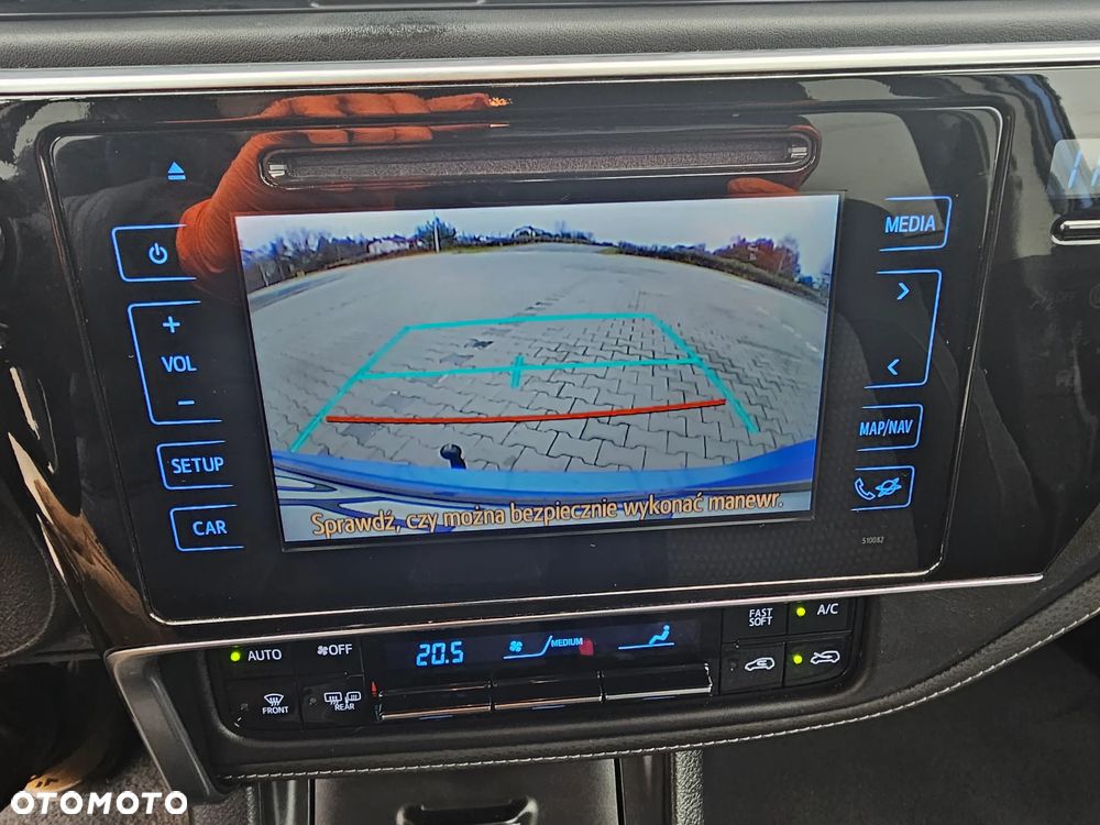 Toyota Auris 1.6 Selection - 24