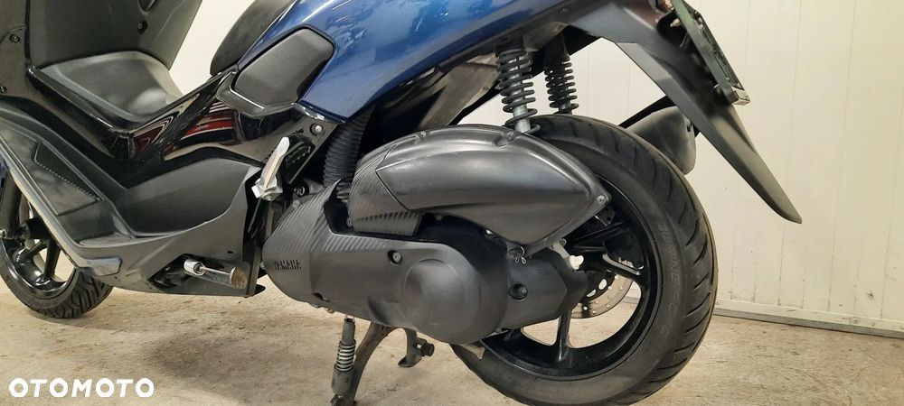 Yamaha NMAX - 7