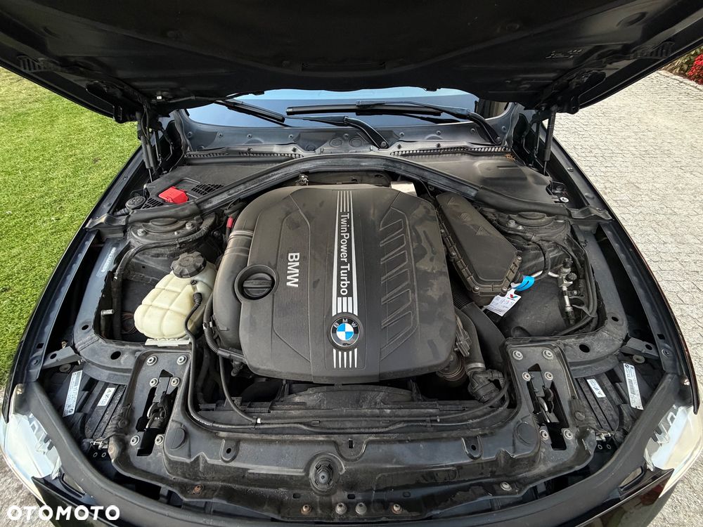 BMW Seria 3 330d xDrive Sport Line - 31