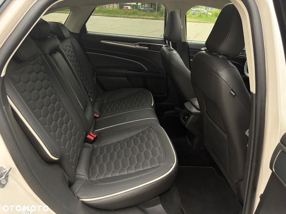 Ford Mondeo 2.0 Hybrid Vignale - 13