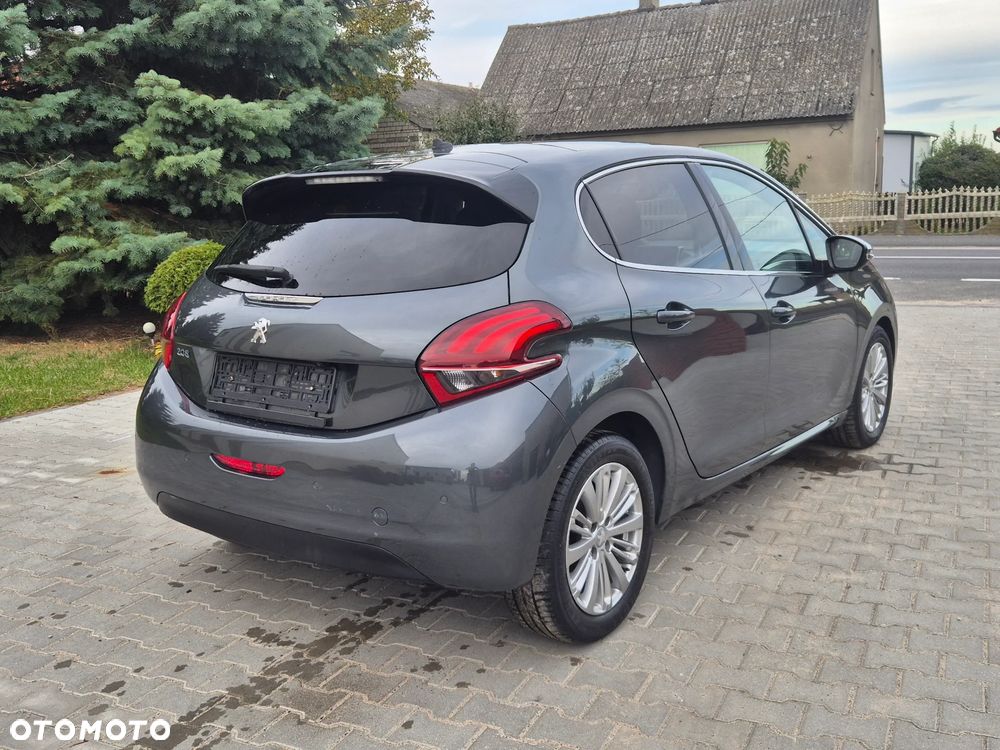 Peugeot 208 1.6 BlueHDi Allure S&S - 19