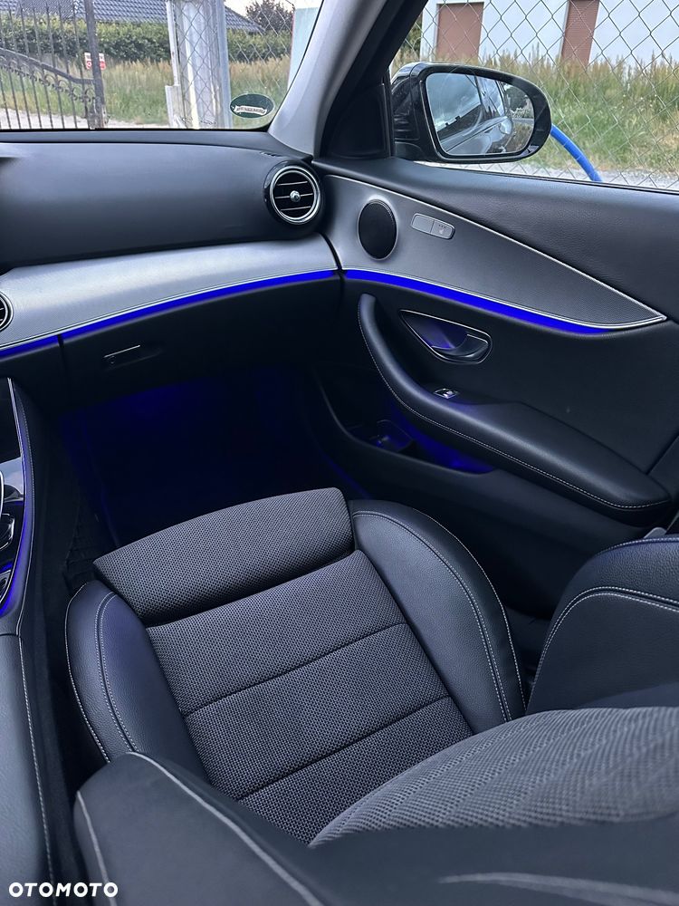 Mercedes-Benz Klasa E 220 d 9G-TRONIC - 25