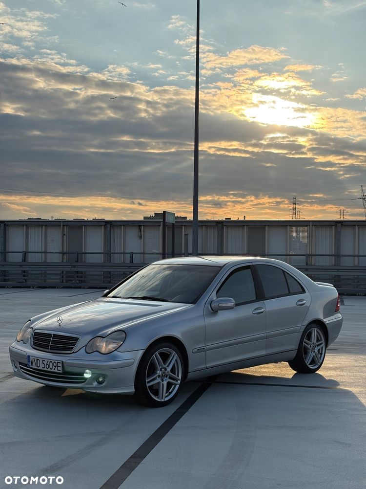 Mercedes-Benz Klasa C 180 T Kompressor Classic Sport Edition - 1