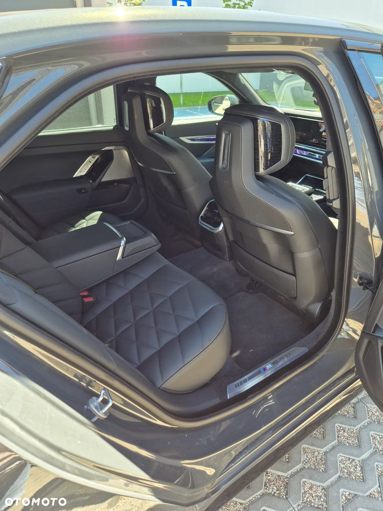 BMW Seria 7 740d xDrive - 18