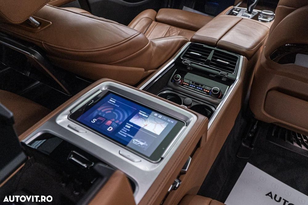 BMW Seria 7 730Ld xDrive - 28