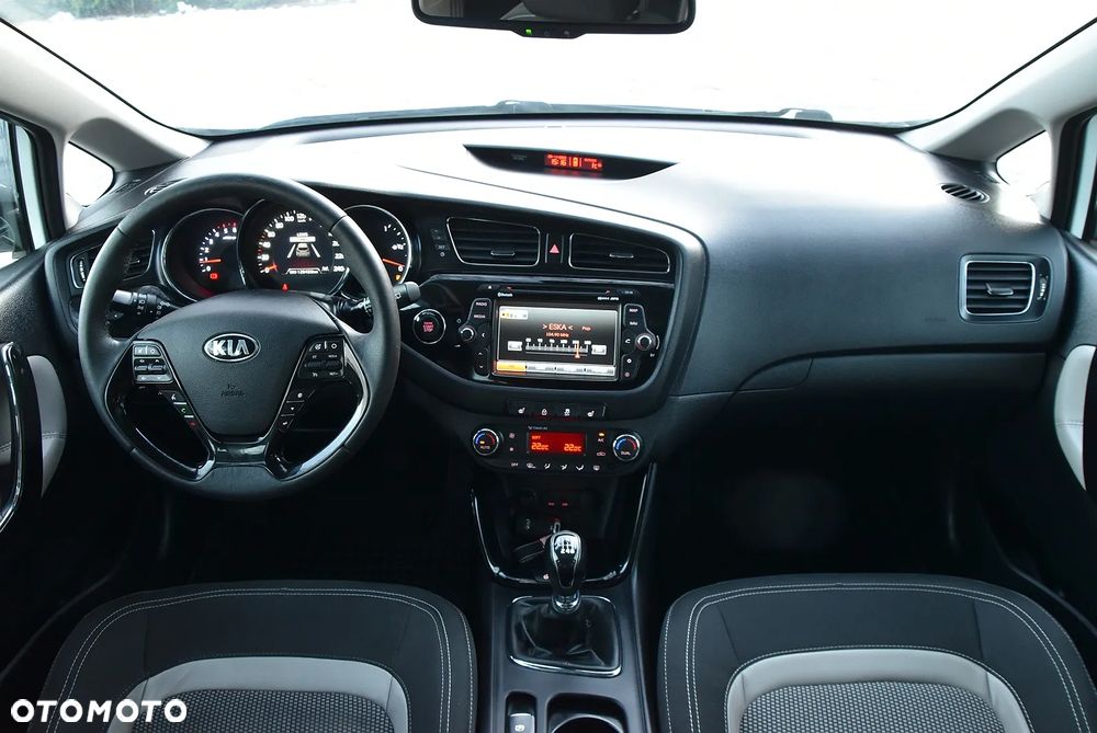 Kia Ceed - 25