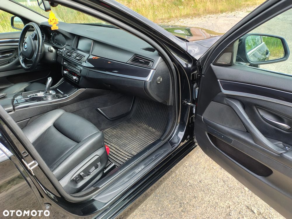 BMW Seria 5 525d xDrive - 8