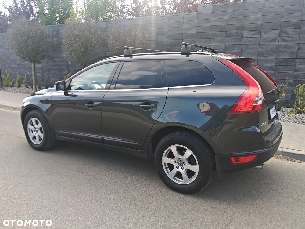 Volvo XC 60 D3 AWD Momentum - 4