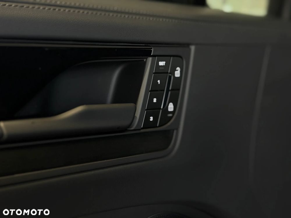 Porsche Cayenne Black Edition - 17