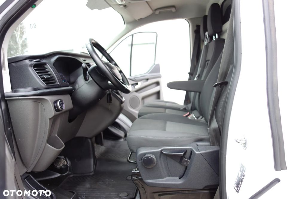 Ford Transit Custom Automat 2.0 Ecoblue 130 KM L1H1 Klima - 5