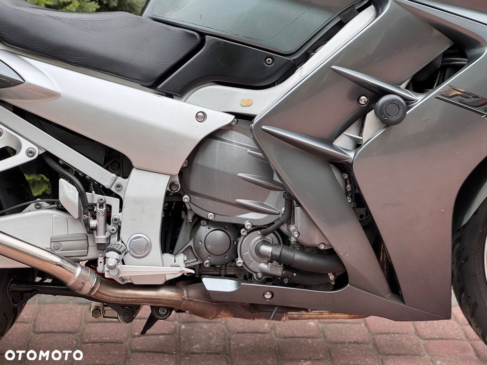 Yamaha FJR - 13