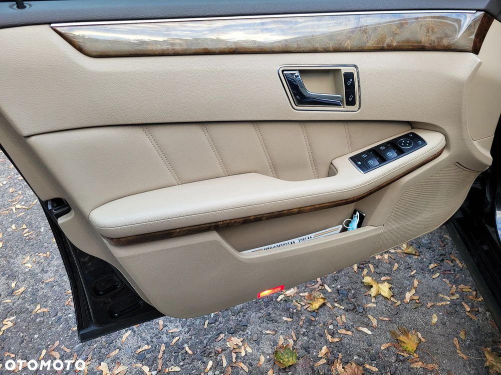 Mercedes-Benz Klasa E - 21