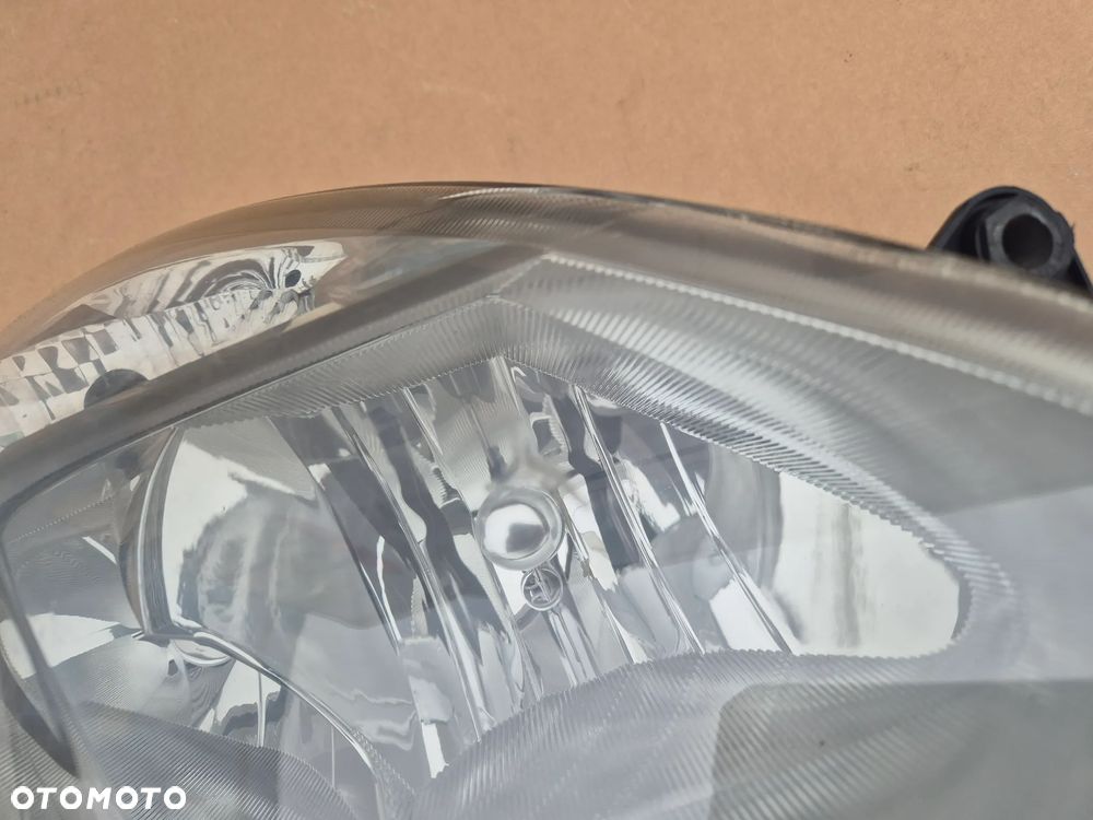 Lancia Ypsilon lampa prawa Musa.2003-2006.OE. - 4
