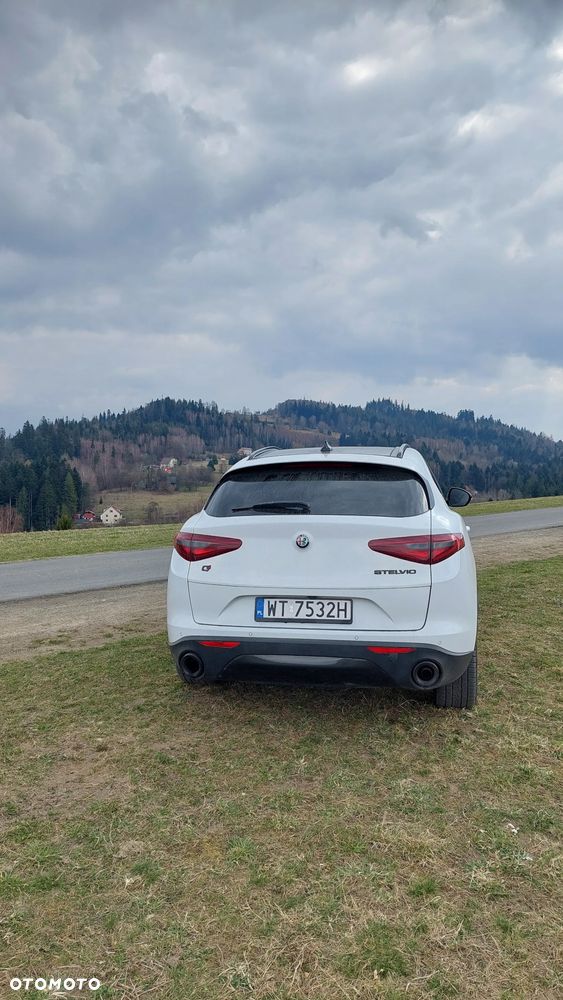 Alfa Romeo Stelvio - 5