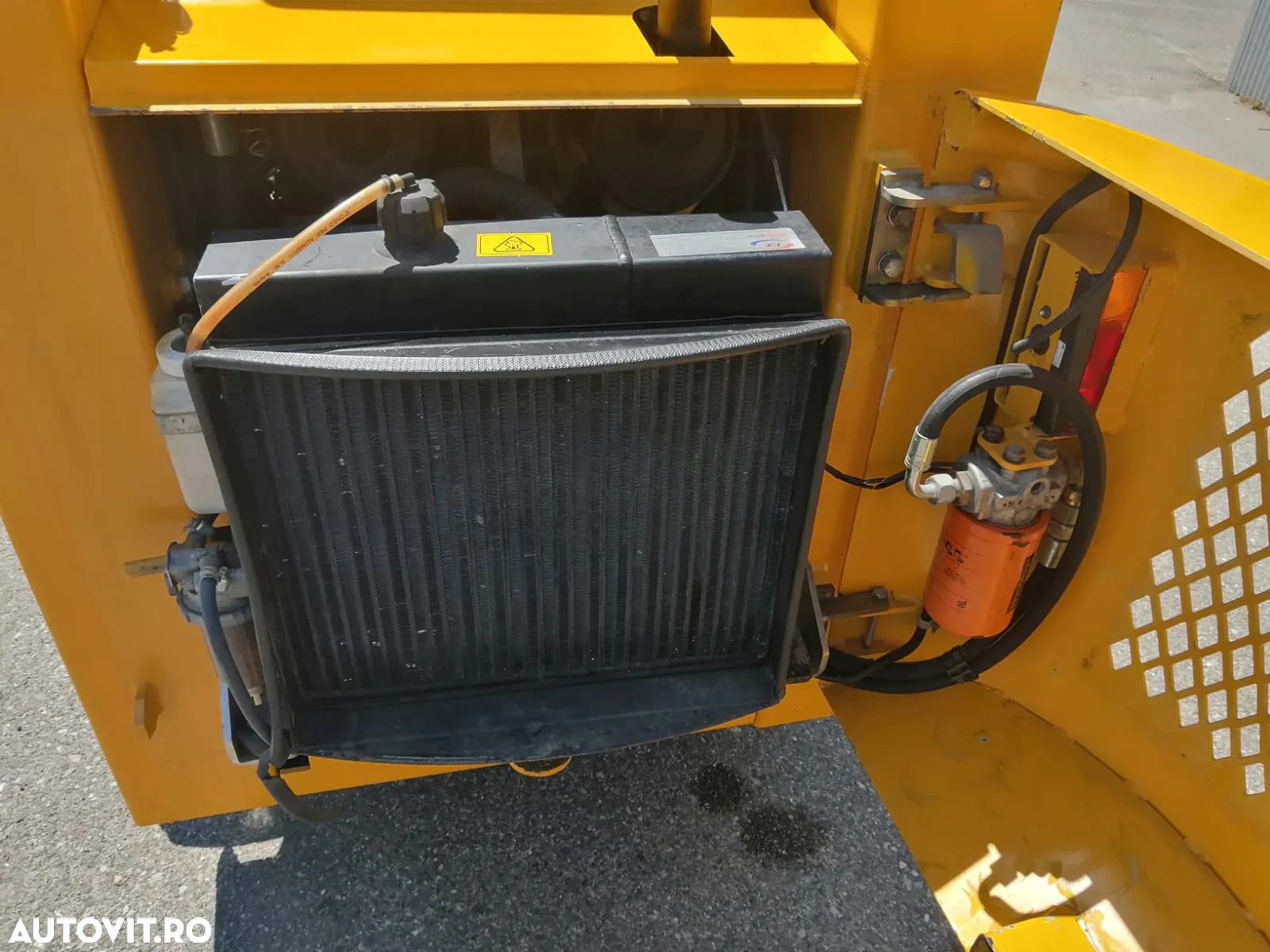 Bobcat MINIINCARCATOR FRONTAL PNEU RIGID RAM ITALIA - 18