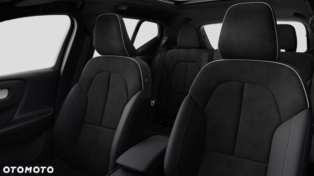 Volvo XC 40 B4 Plus Black Edition - 7