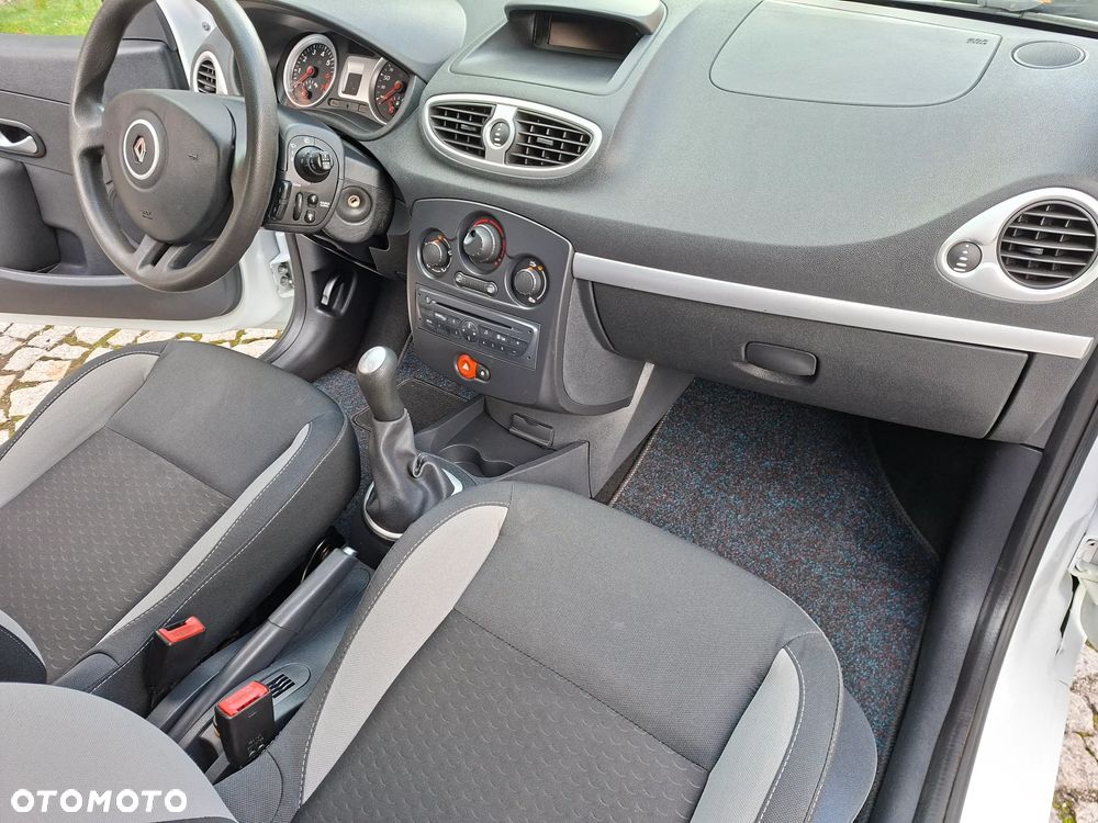 Renault Clio 1.2 16V 75 Collection - 19