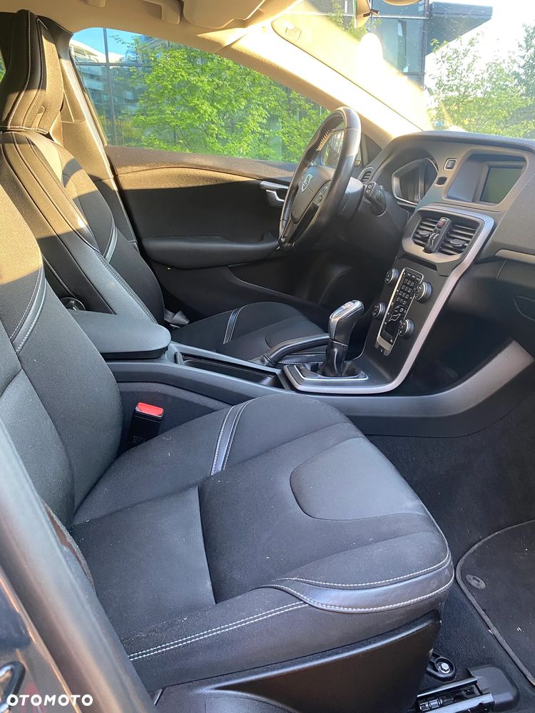 Volvo V40 - 18
