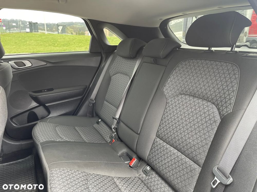 Kia Ceed 1.5 T-GDI M DCT - 16