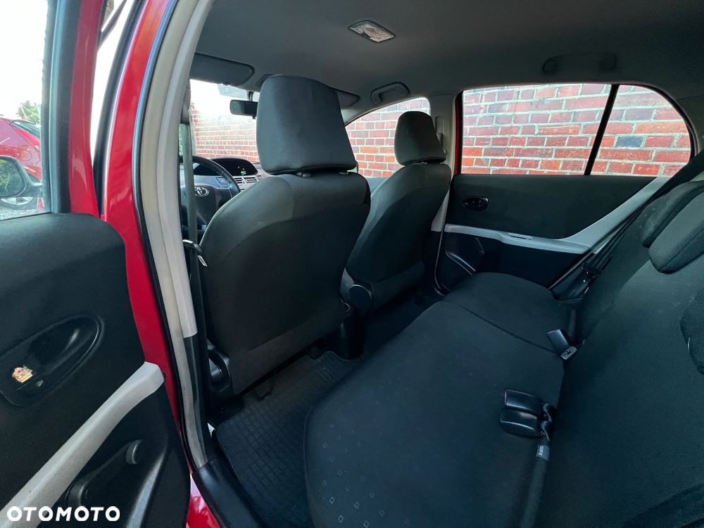 Toyota Yaris - 11