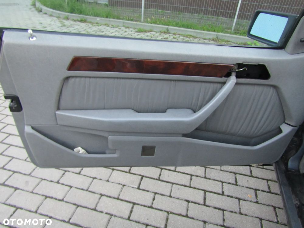 Mercedes-Benz W124 (1984-1993) - 23
