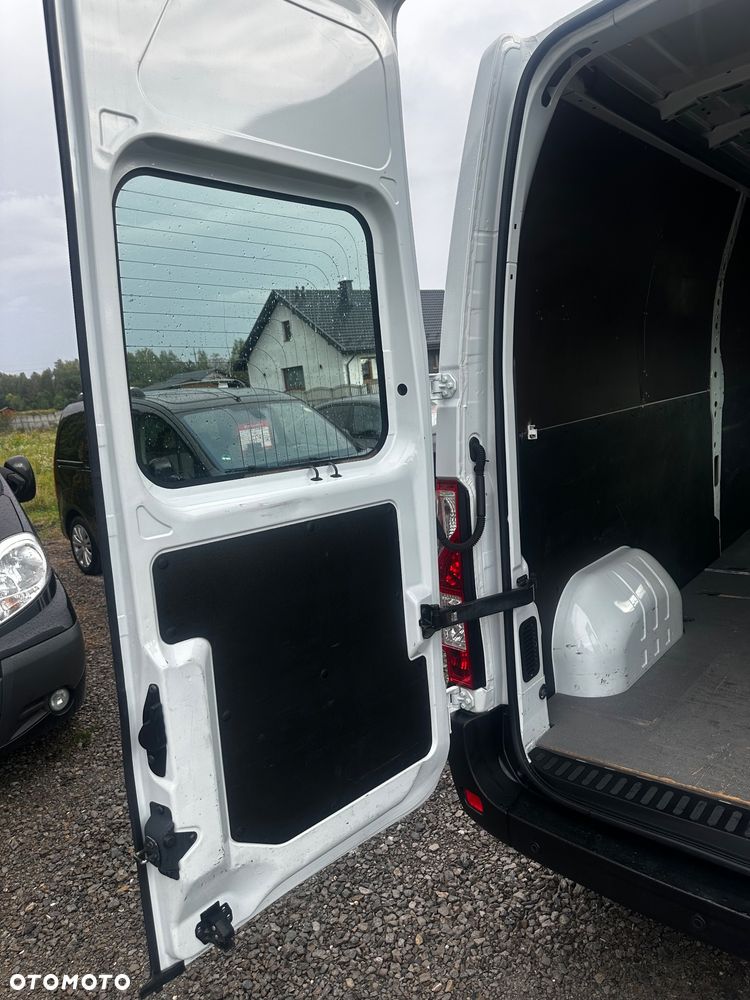 Nissan NV400 - 28